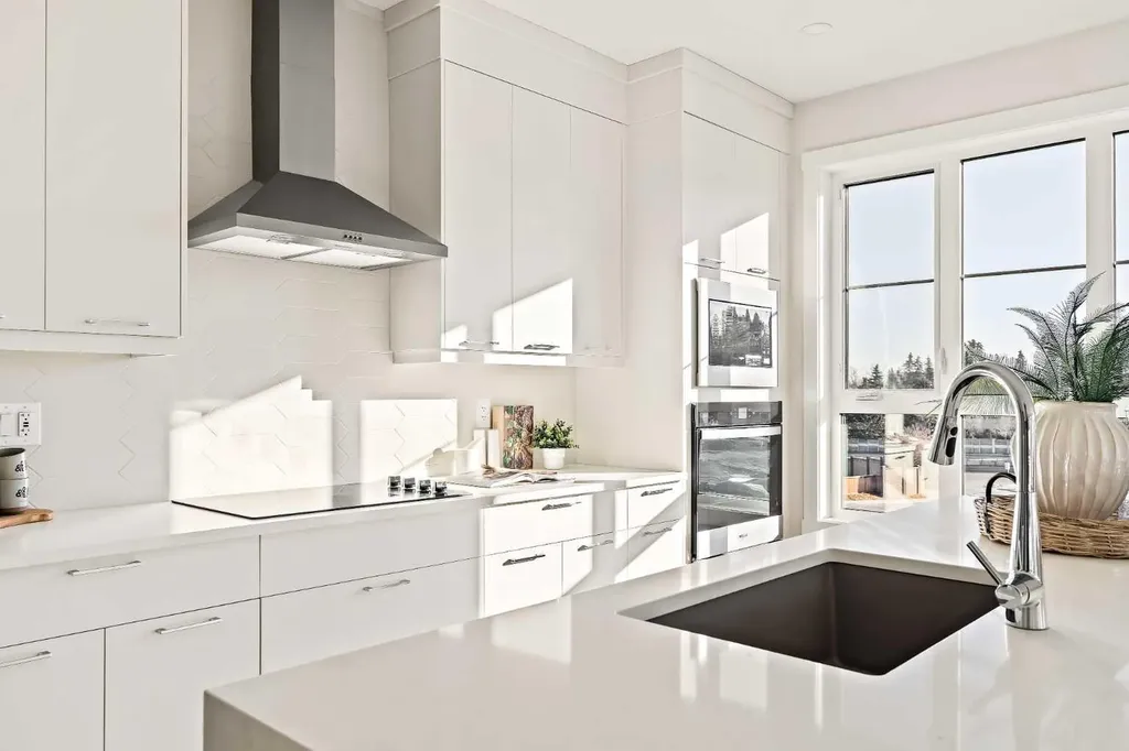 604 Sovereign Common SW Calgary AB T3C 3Y3