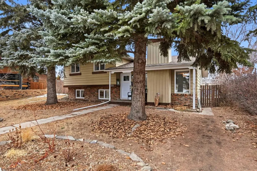 39 Norris Close Red Deer AB T4P 1R2