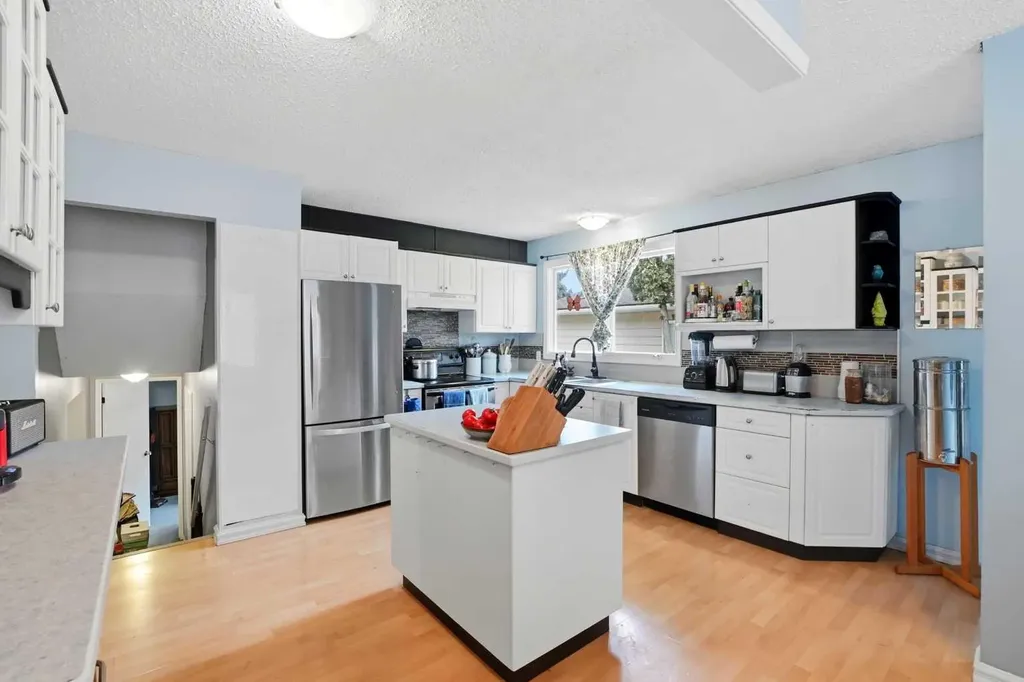 39 Norris Close Red Deer AB T4P 1R2