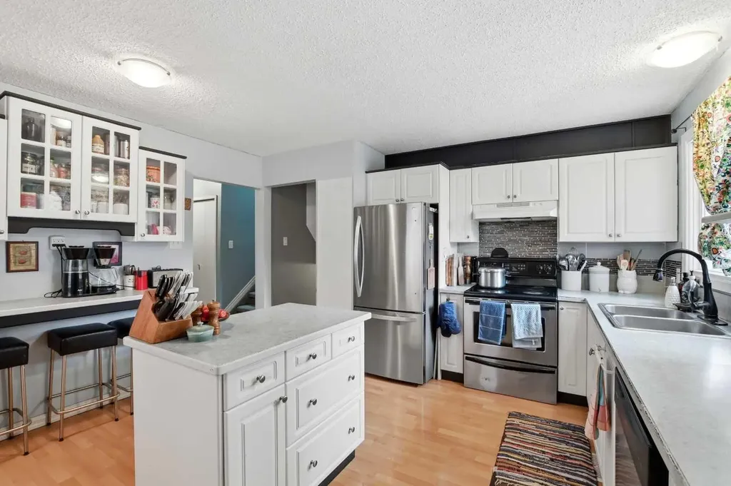 39 Norris Close Red Deer AB T4P 1R2