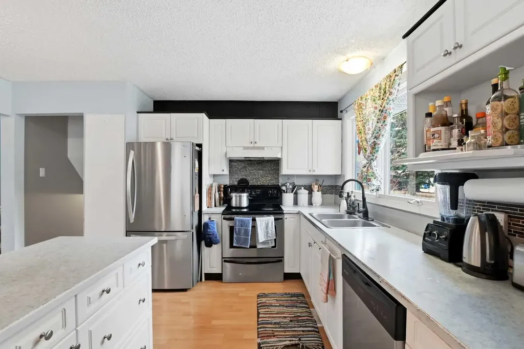39 Norris Close Red Deer AB T4P 1R2