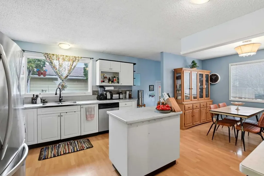 39 Norris Close Red Deer AB T4P 1R2