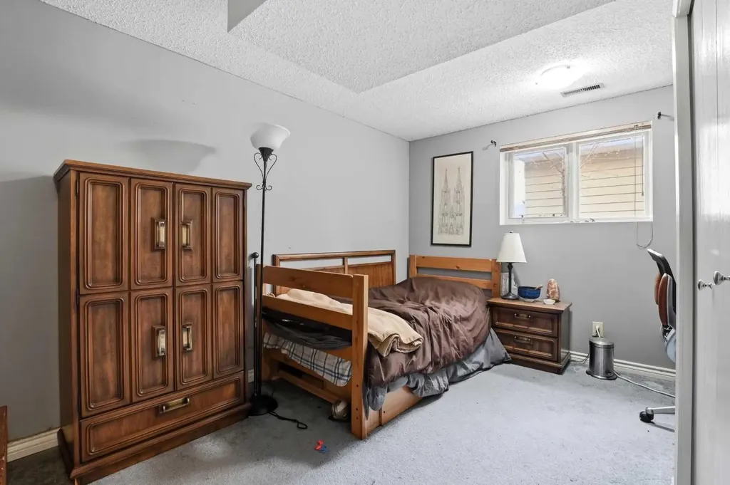 39 Norris Close Red Deer AB T4P 1R2