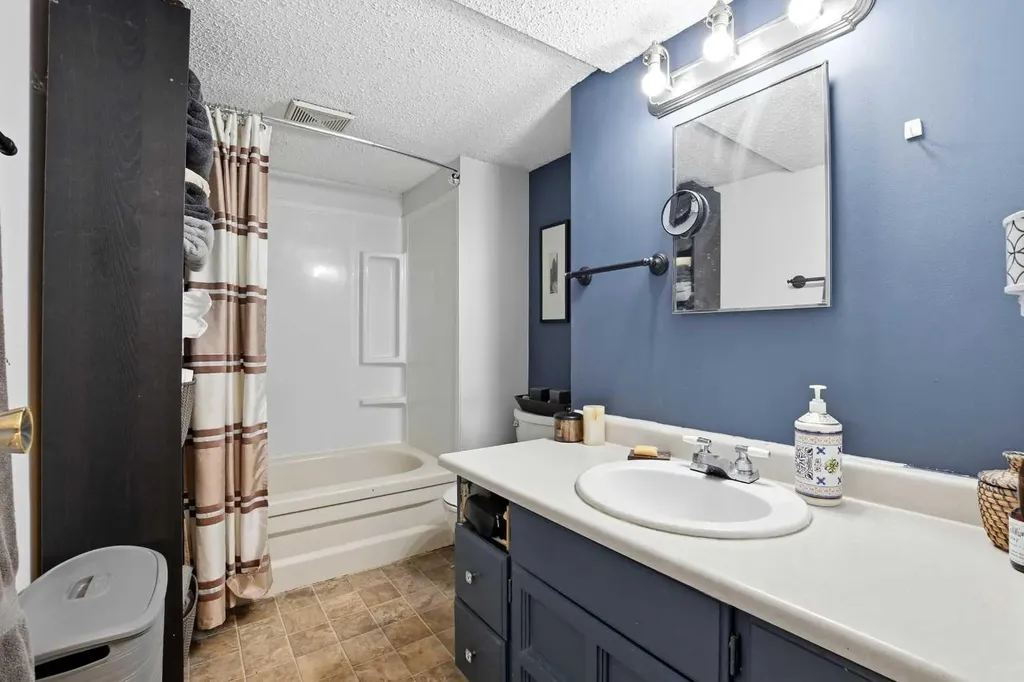 39 Norris Close Red Deer AB T4P 1R2