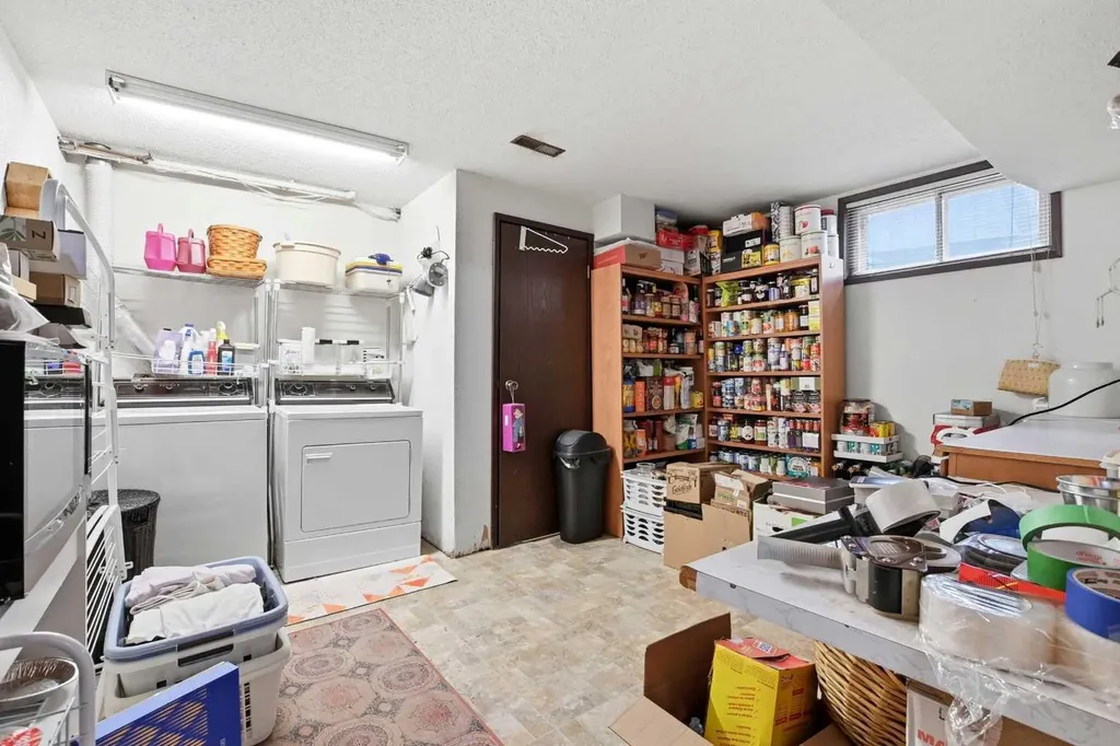 39 Norris Close Red Deer AB T4P 1R2