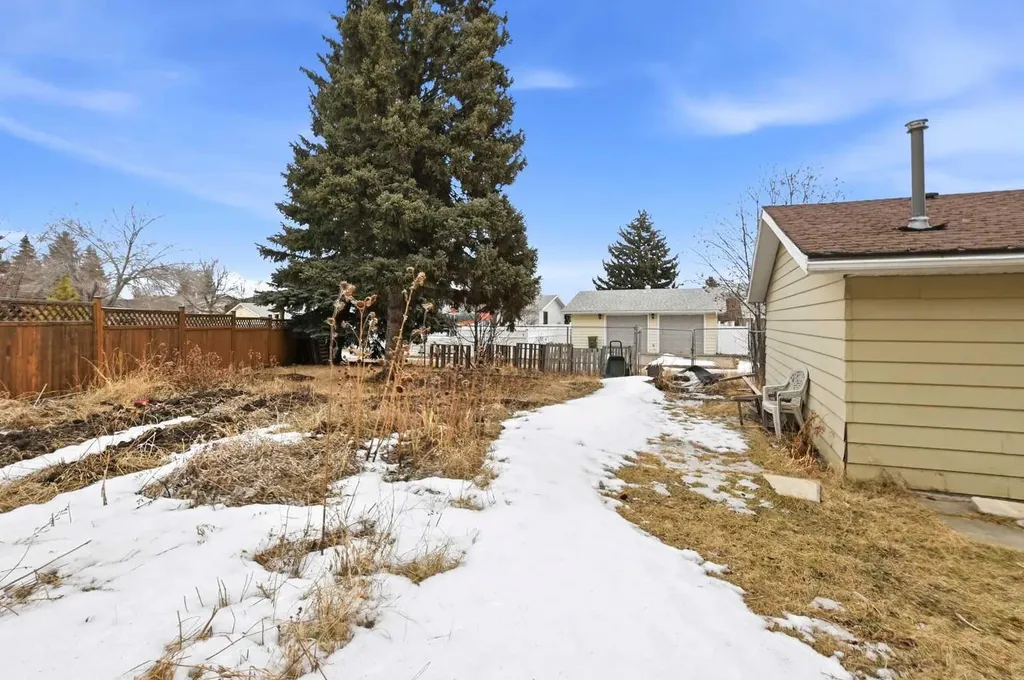 39 Norris Close Red Deer AB T4P 1R2