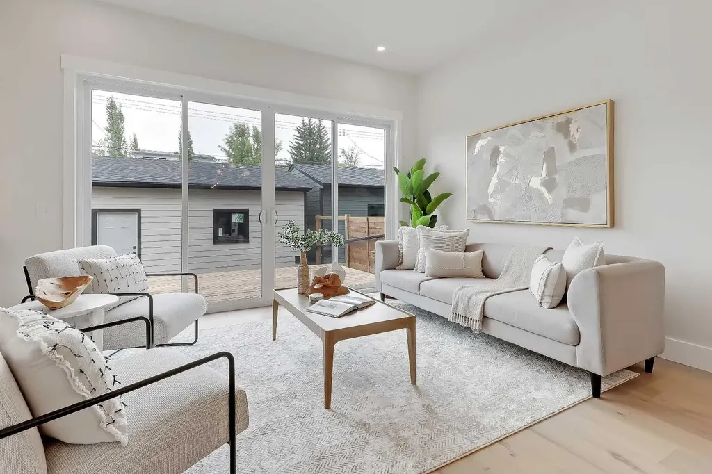 1007 18 Avenue NW Calgary AB T2M 0S9