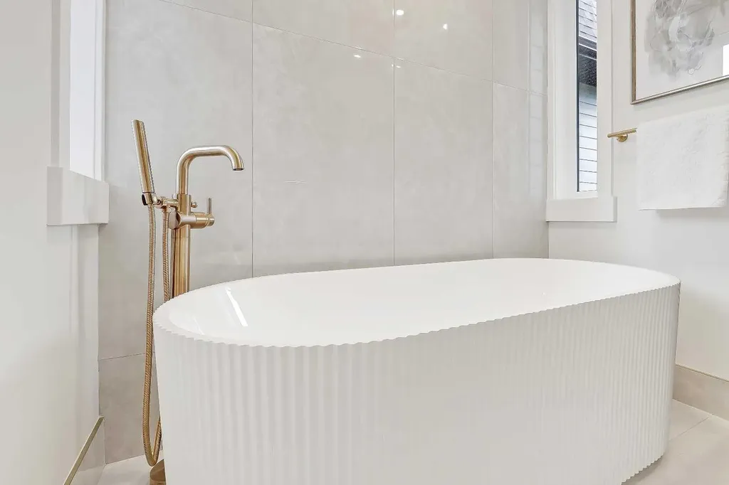 1007 18 Avenue NW Calgary AB T2M 0S9