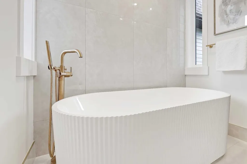 1007 18 Avenue NW Calgary AB T2M 0S9