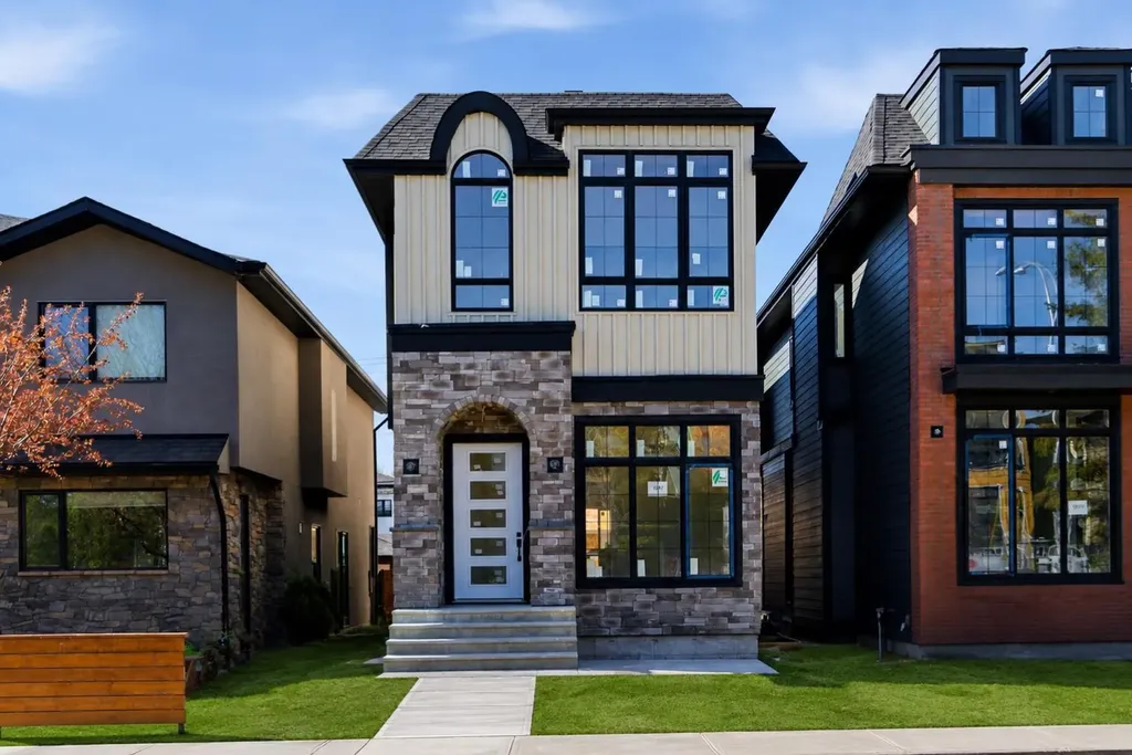 1007 18 Avenue NW Calgary AB T2M 0S9