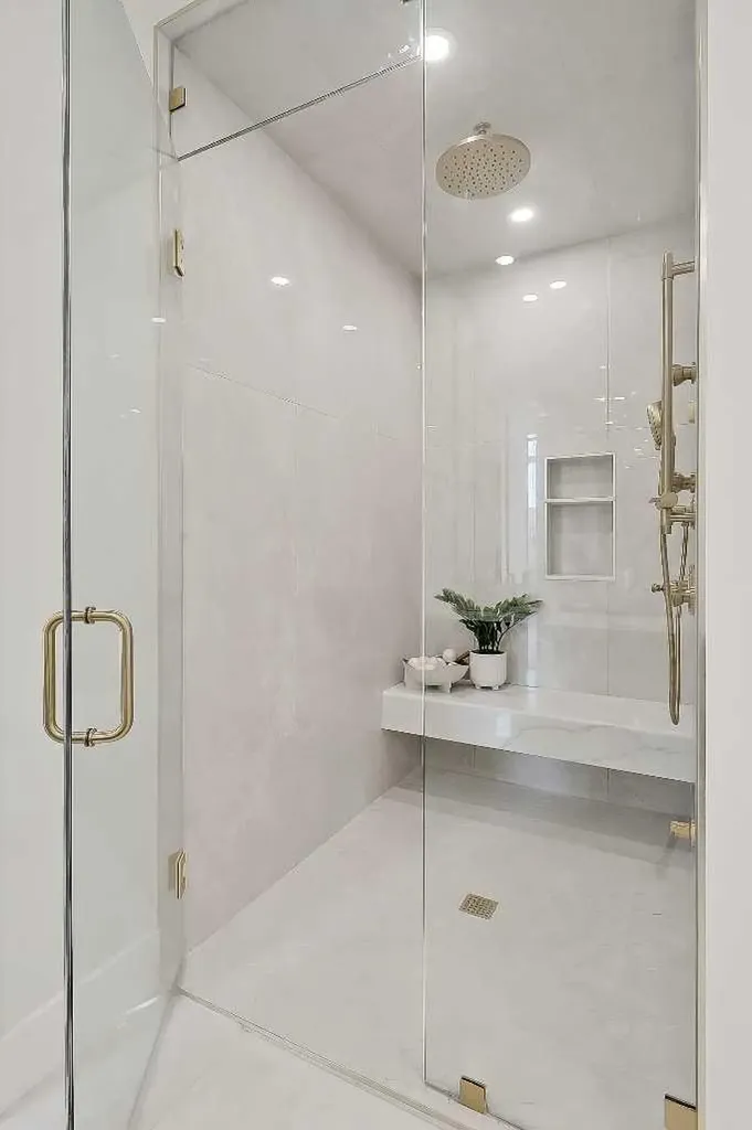1007 18 Avenue NW Calgary AB T2M 0S9