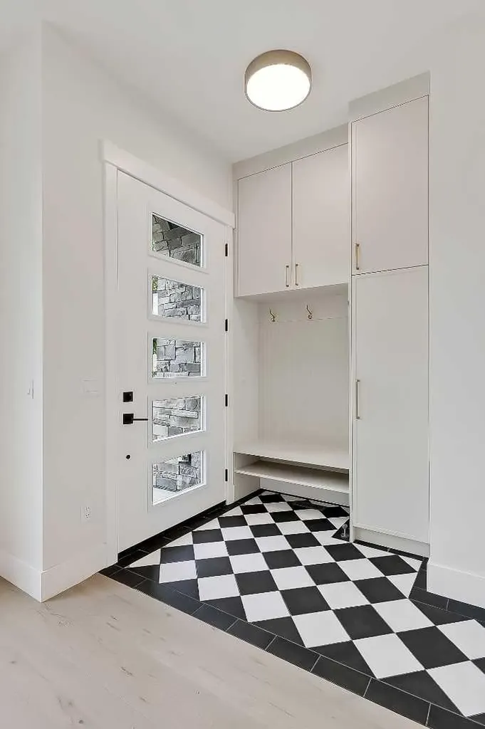 1007 18 Avenue NW Calgary AB T2M 0S9