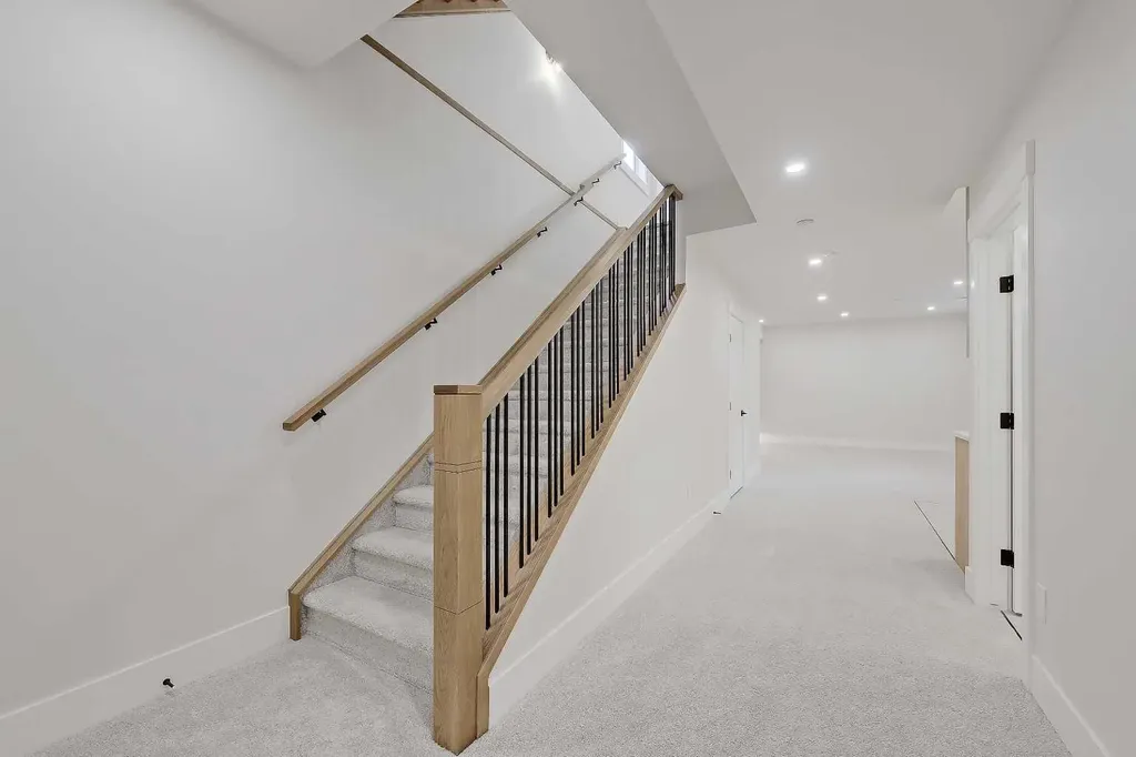 1007 18 Avenue NW Calgary AB T2M 0S9
