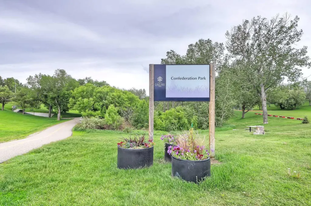 1007 18 Avenue NW Calgary AB T2M 0S9