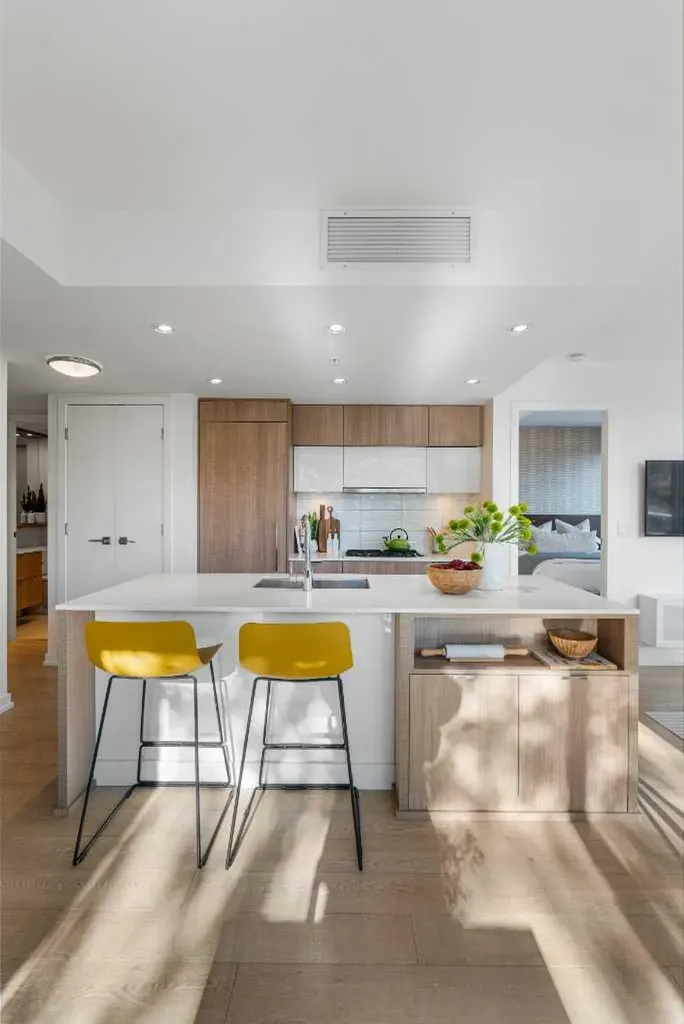 128 2 Street SW Calgary AB T2P 0S7
