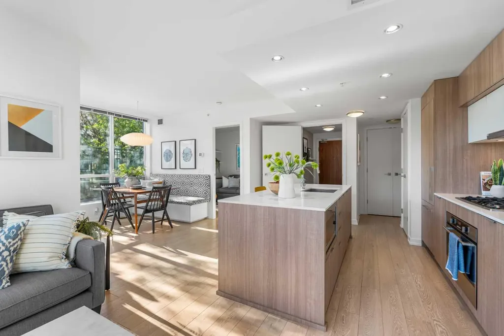 128 2 Street SW Calgary AB T2P 0S7