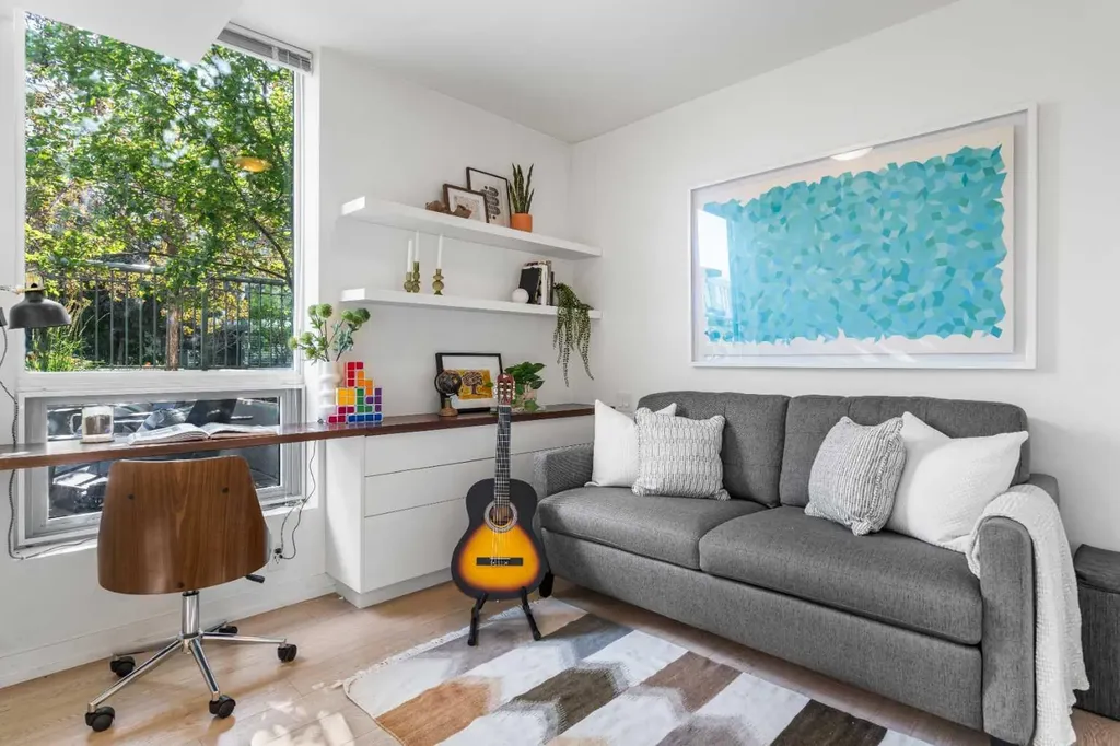 128 2 Street SW Calgary AB T2P 0S7