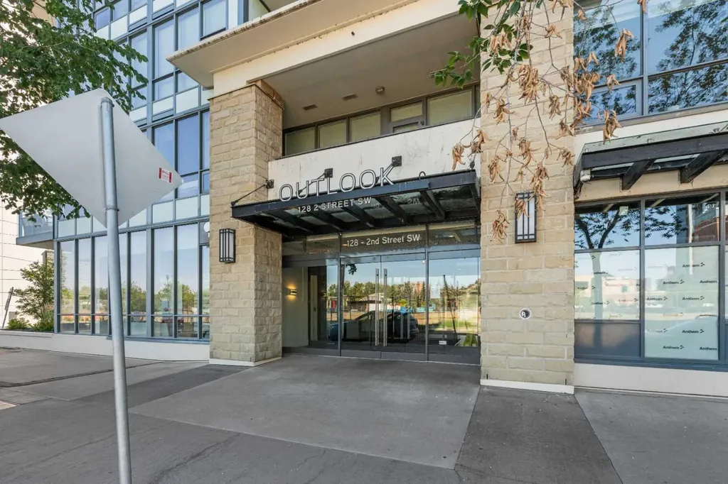128 2 Street SW Calgary AB T2P 0S7