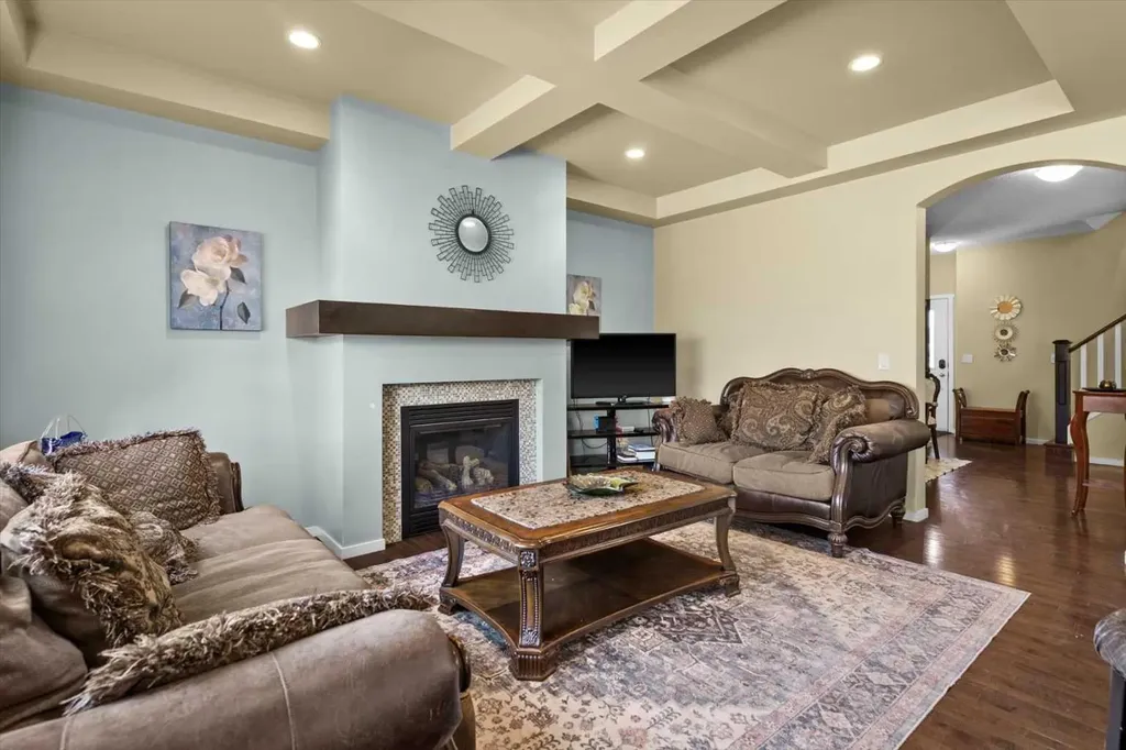 15 Sage Berry Road NW Calgary AB T3R0K8