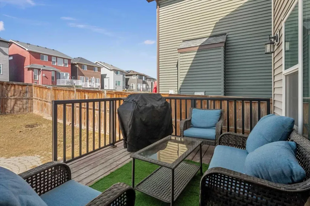 15 Sage Berry Road NW Calgary AB T3R0K8