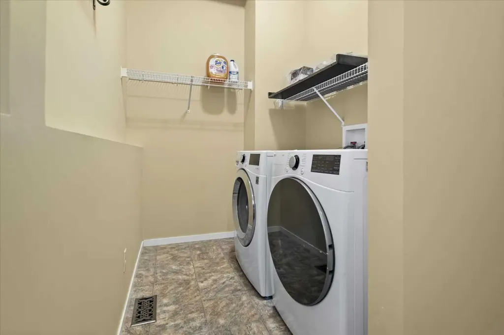 15 Sage Berry Road NW Calgary AB T3R0K8