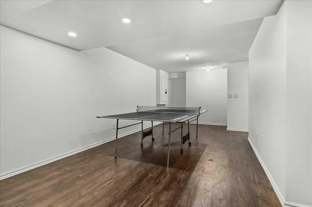 15 Sage Berry Road NW Calgary AB T3R0K8