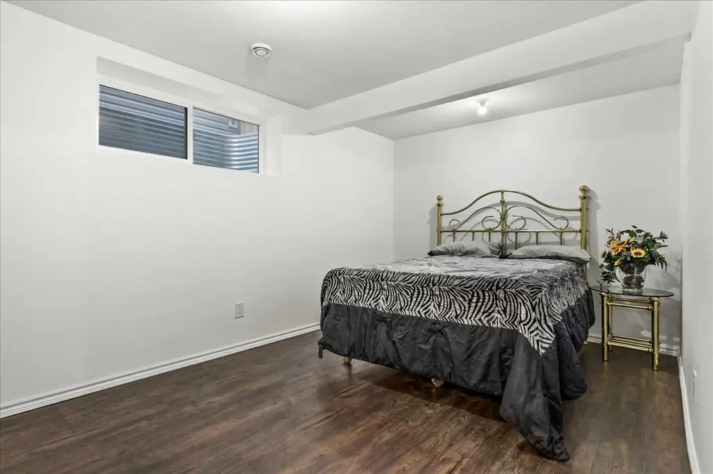 15 Sage Berry Road NW Calgary AB T3R0K8