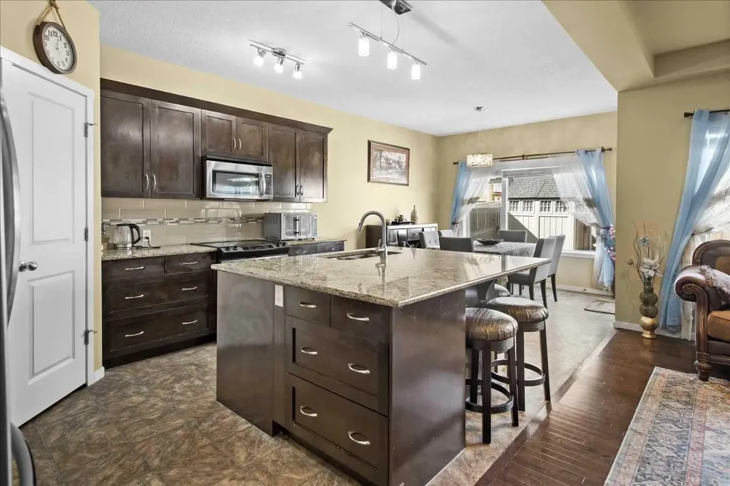 15 Sage Berry Road NW Calgary AB T3R0K8