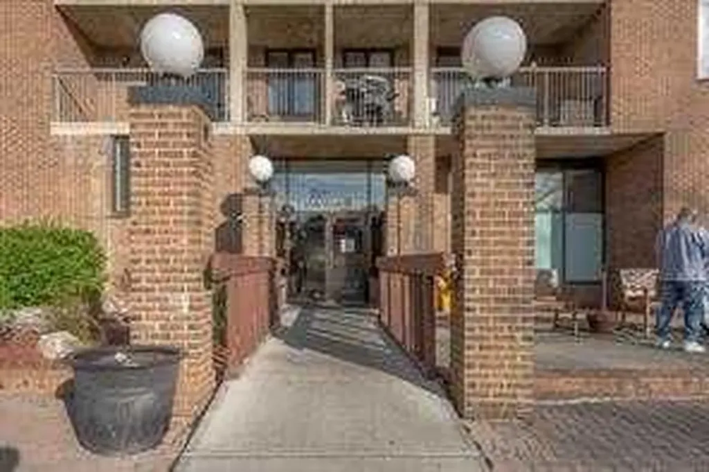 4944 Dalton Drive NW Calgary AB T3A 2E6
