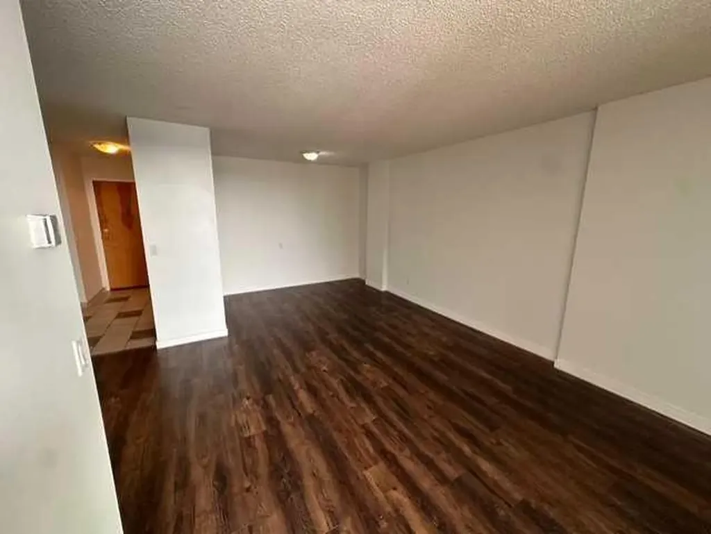 4944 Dalton Drive NW Calgary AB T3A 2E6