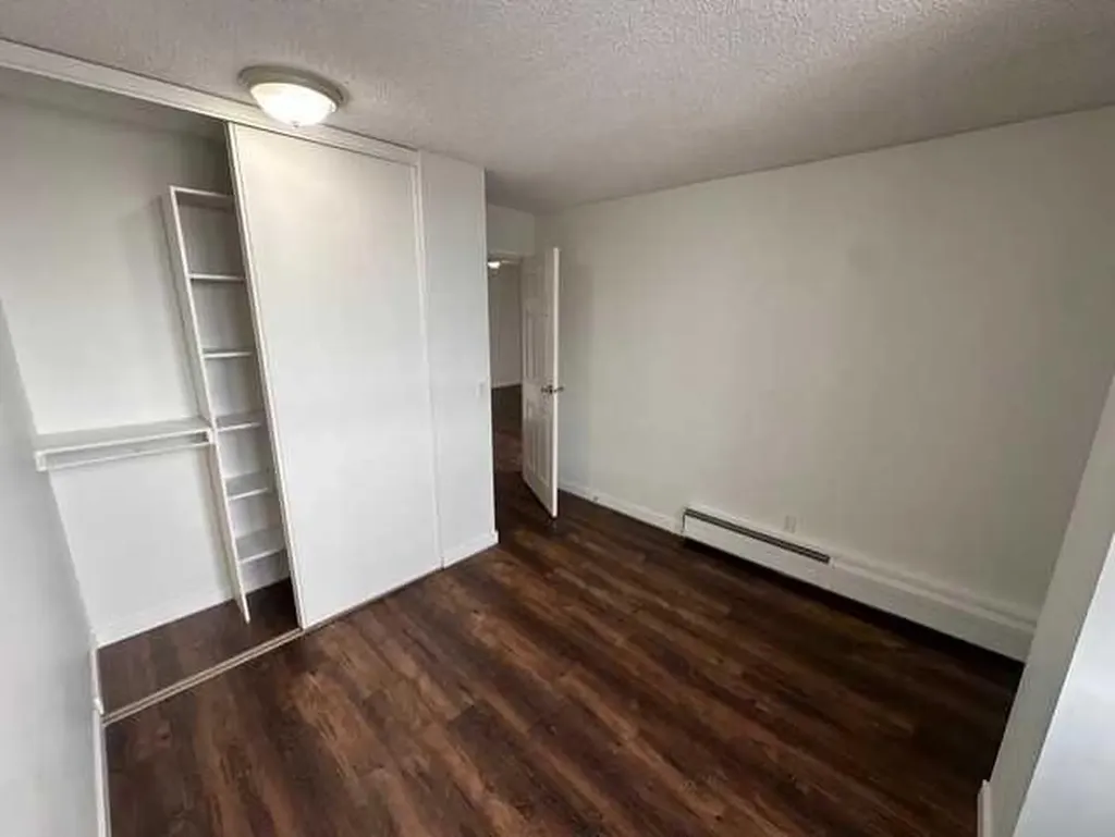 4944 Dalton Drive NW Calgary AB T3A 2E6