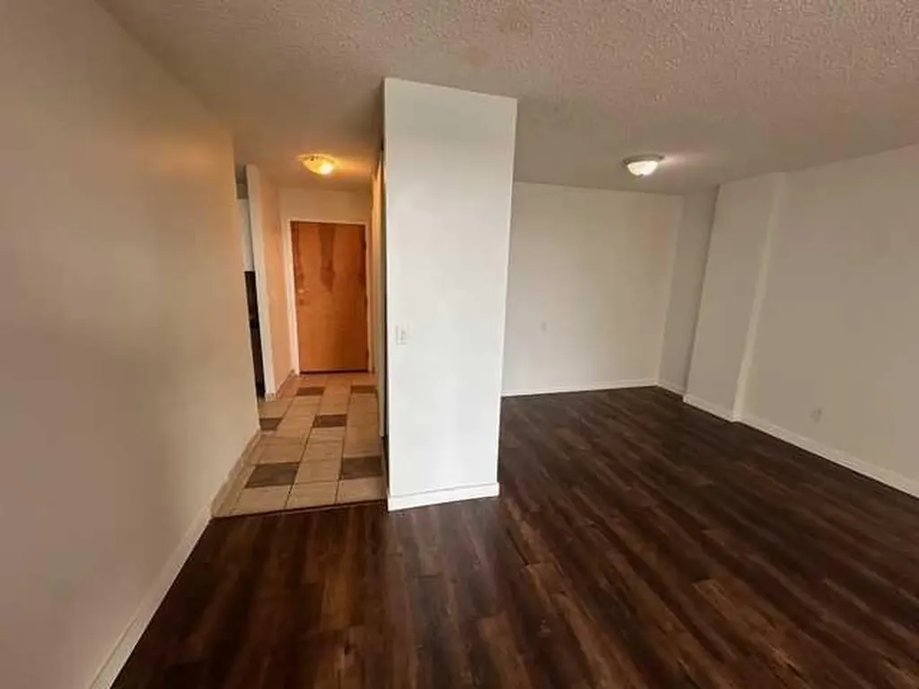 4944 Dalton Drive NW Calgary AB T3A 2E6