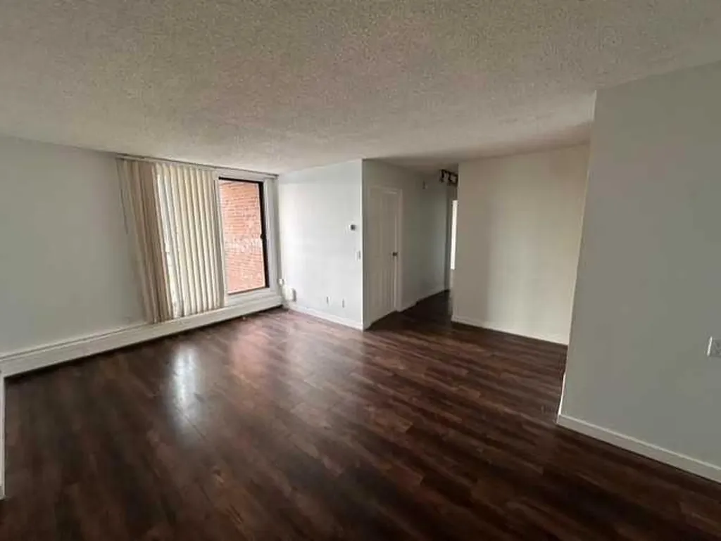 4944 Dalton Drive NW Calgary AB T3A 2E6