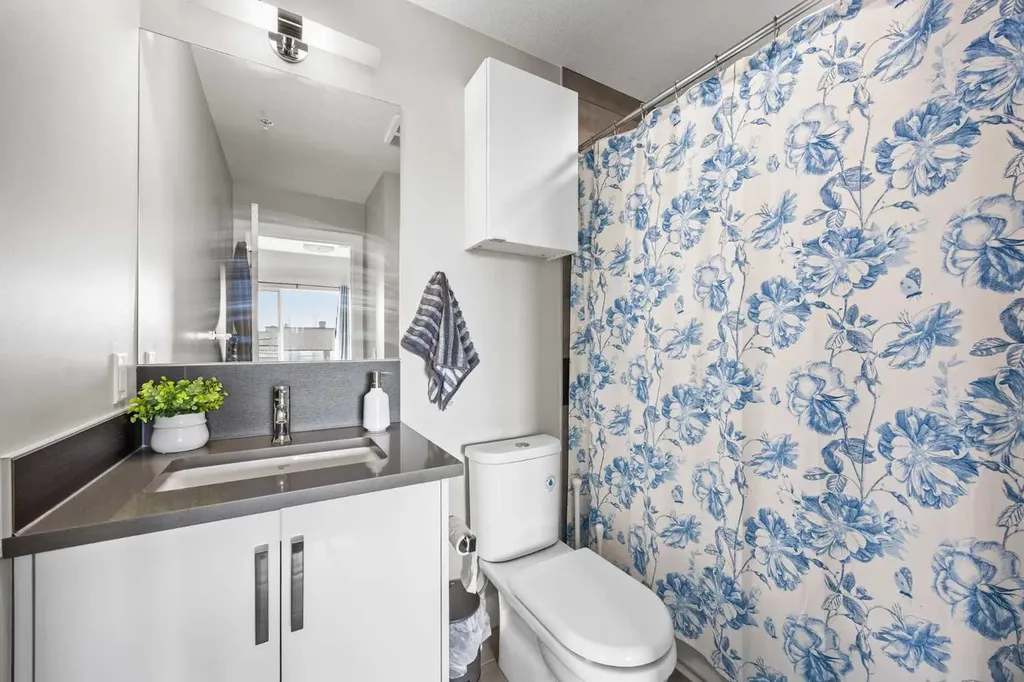1521 26 Avenue SW Calgary AB T2T 1C4