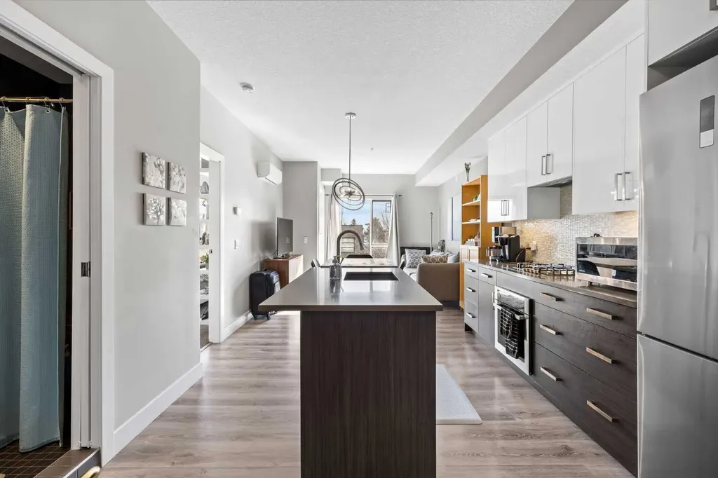 1521 26 Avenue SW Calgary AB T2T 1C4