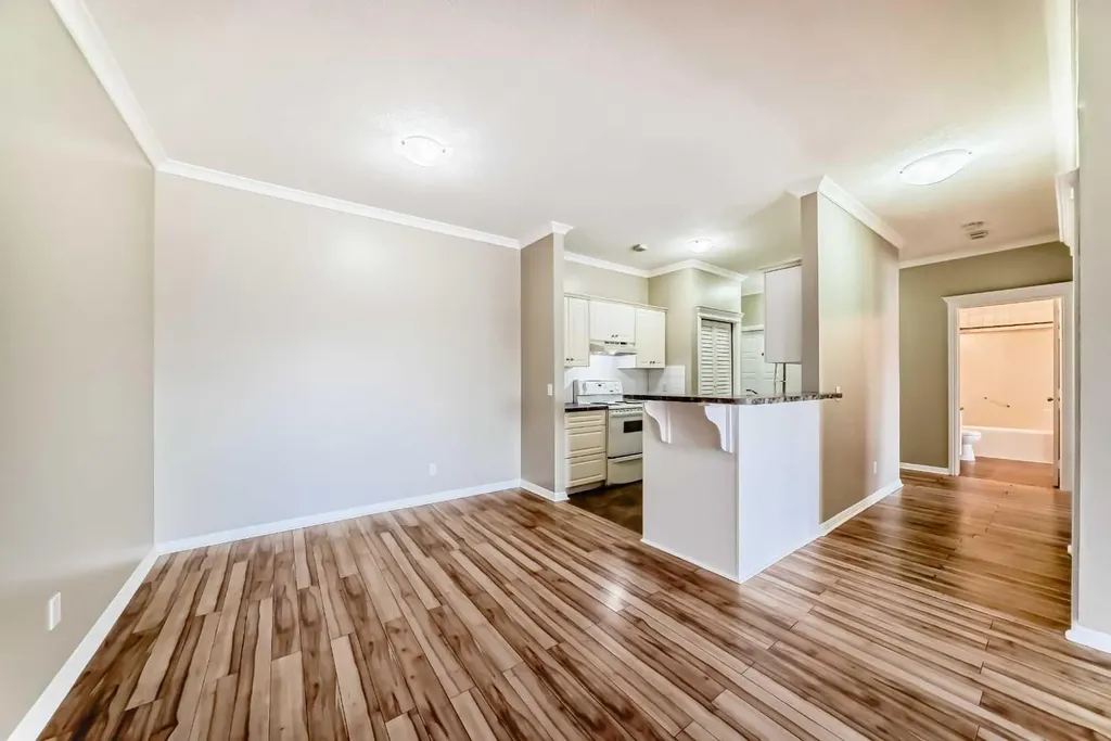 7 Lineham Avenue Okotoks AB T1S 1Z2
