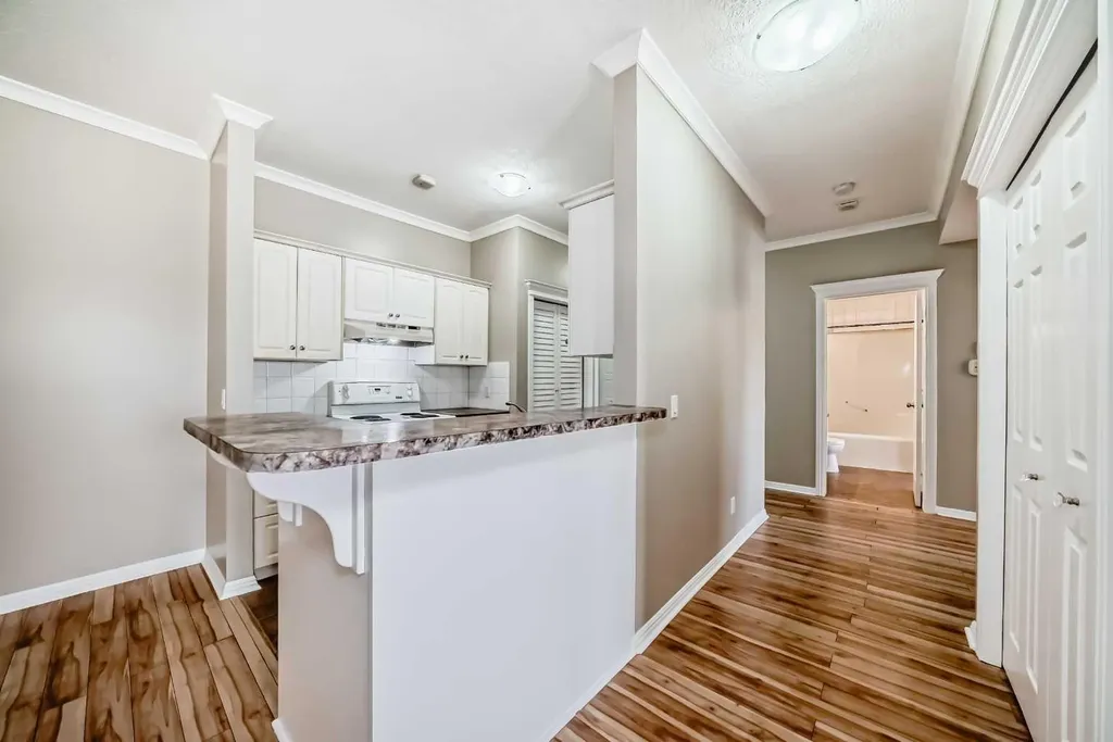 7 Lineham Avenue Okotoks AB T1S 1Z2