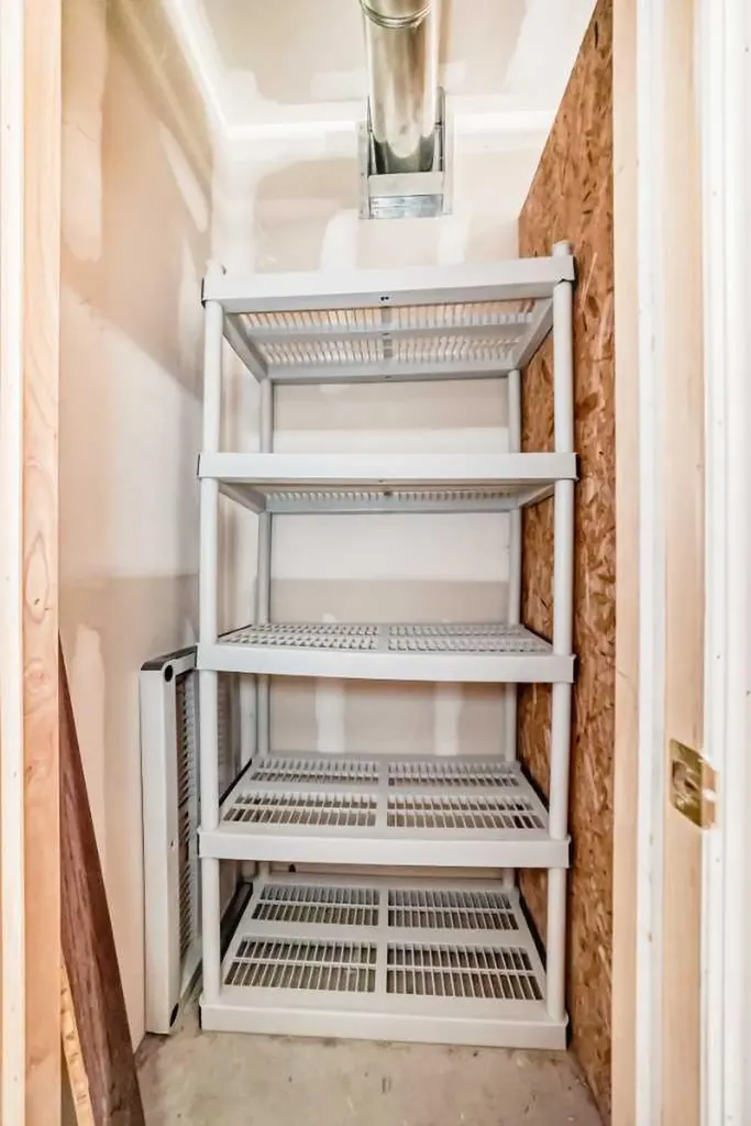 7 Lineham Avenue Okotoks AB T1S 1Z2