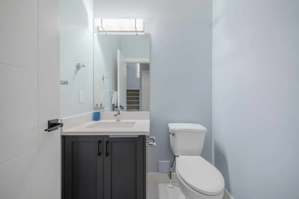 62 Legacy Glen Terrace SE Calgary AB T2X 3Y8