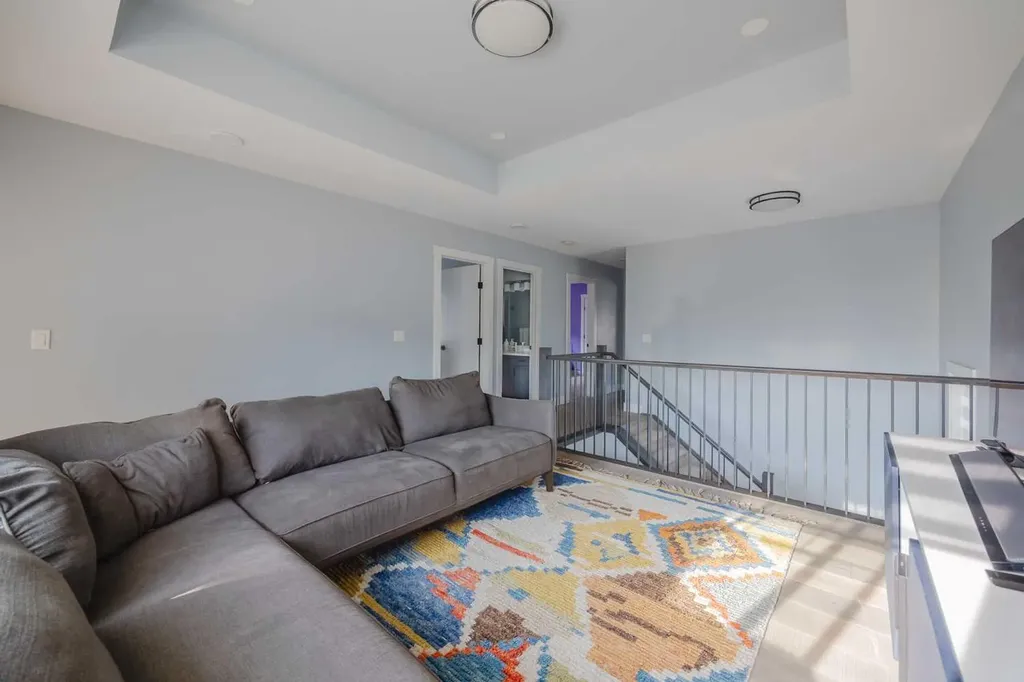 62 Legacy Glen Terrace SE Calgary AB T2X 3Y8