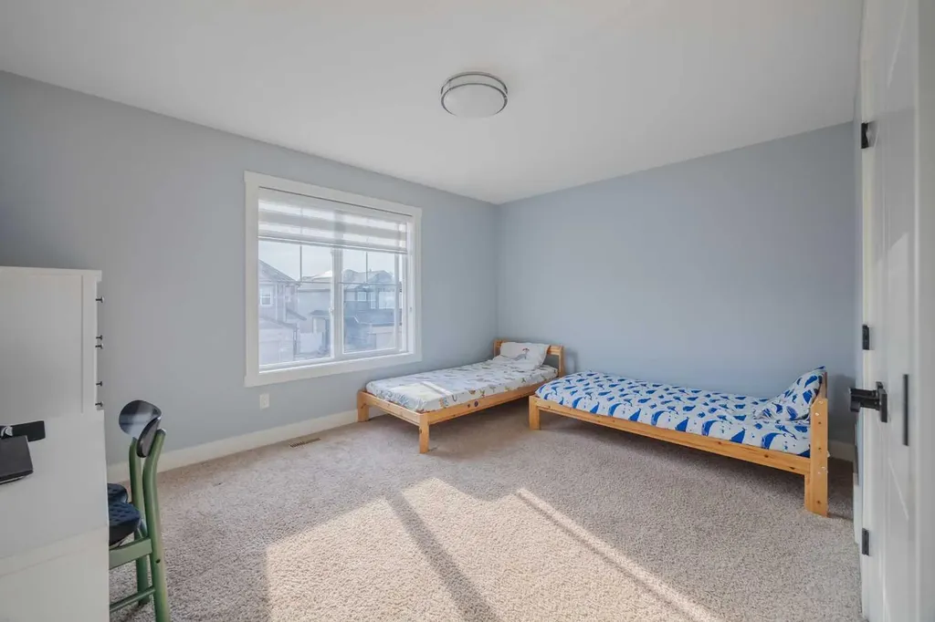 62 Legacy Glen Terrace SE Calgary AB T2X 3Y8
