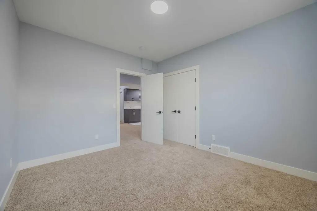 62 Legacy Glen Terrace SE Calgary AB T2X 3Y8