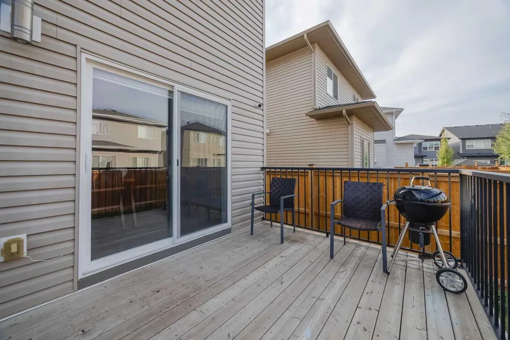 62 Legacy Glen Terrace SE Calgary AB T2X 3Y8