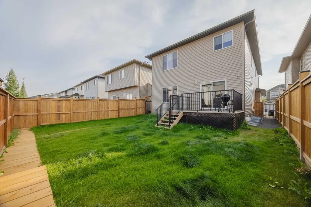 62 Legacy Glen Terrace SE Calgary AB T2X 3Y8
