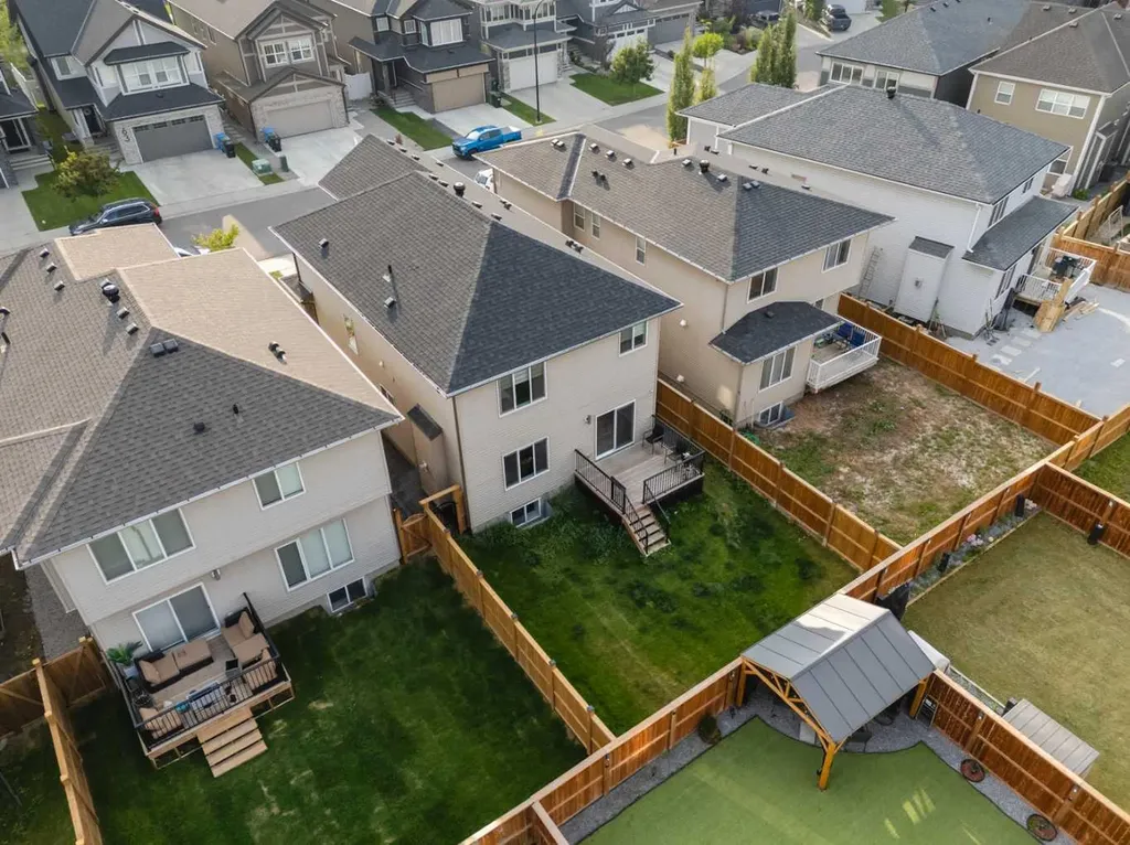 62 Legacy Glen Terrace SE Calgary AB T2X 3Y8