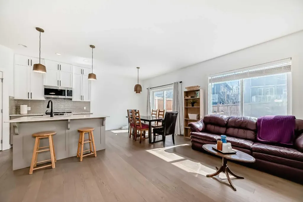 357 Nolanhurst Crescent NW Calgary AB T3R 1J4