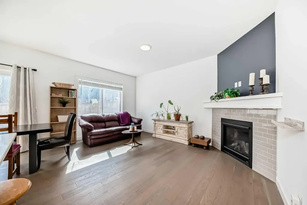 357 Nolanhurst Crescent NW Calgary AB T3R 1J4