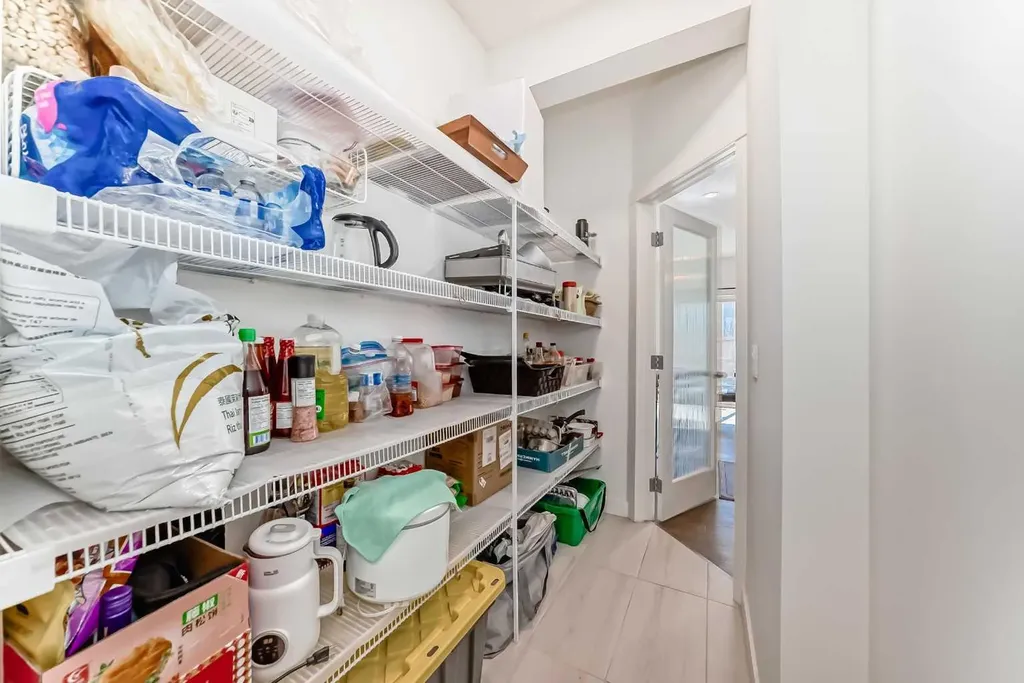 357 Nolanhurst Crescent NW Calgary AB T3R 1J4