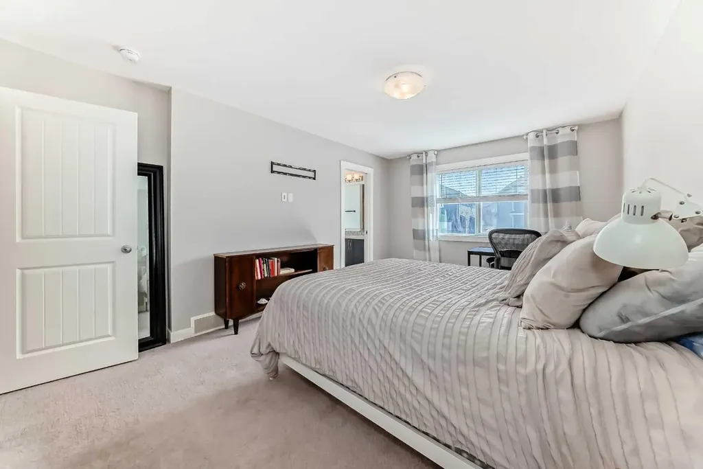 357 Nolanhurst Crescent NW Calgary AB T3R 1J4