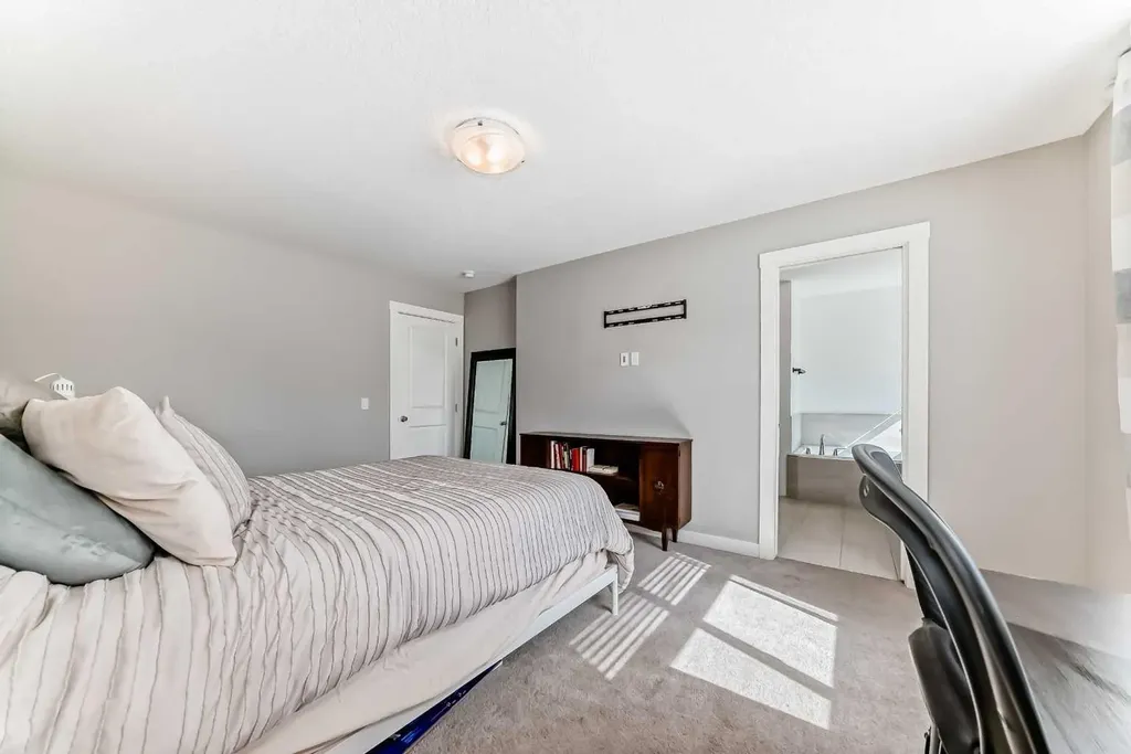 357 Nolanhurst Crescent NW Calgary AB T3R 1J4